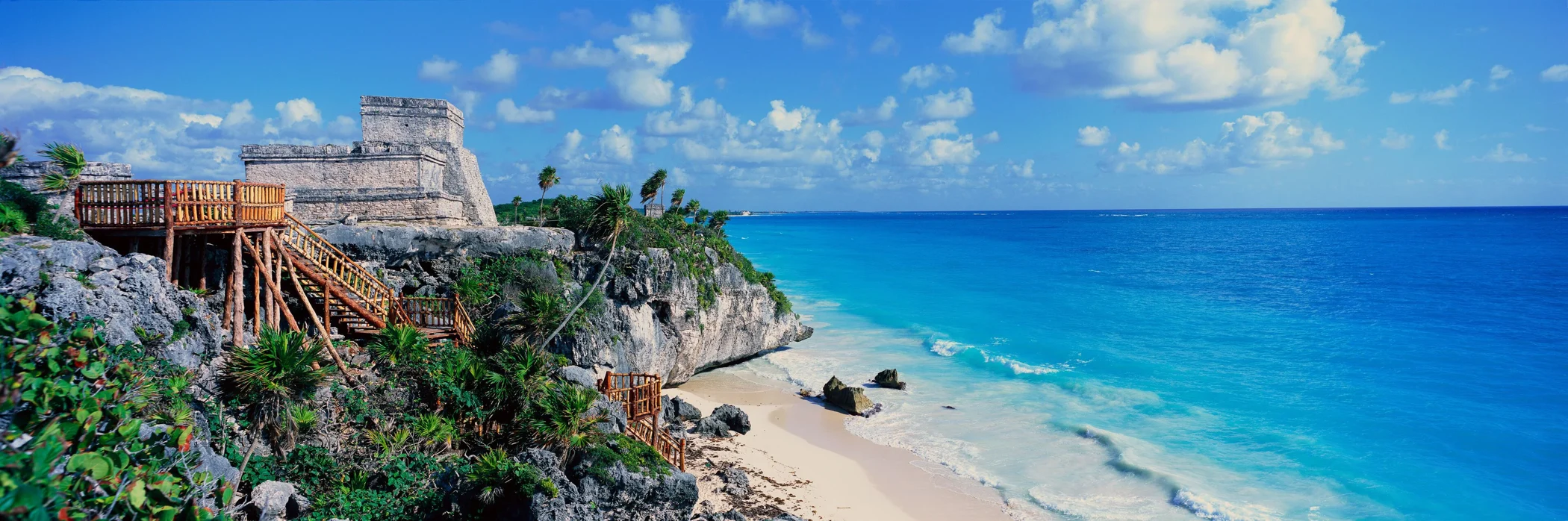 Zona arqueológica de Tulum junto al mar Caribe